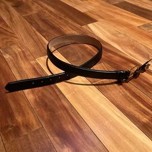 NWOT Mens size 34 black belt with brass buckle